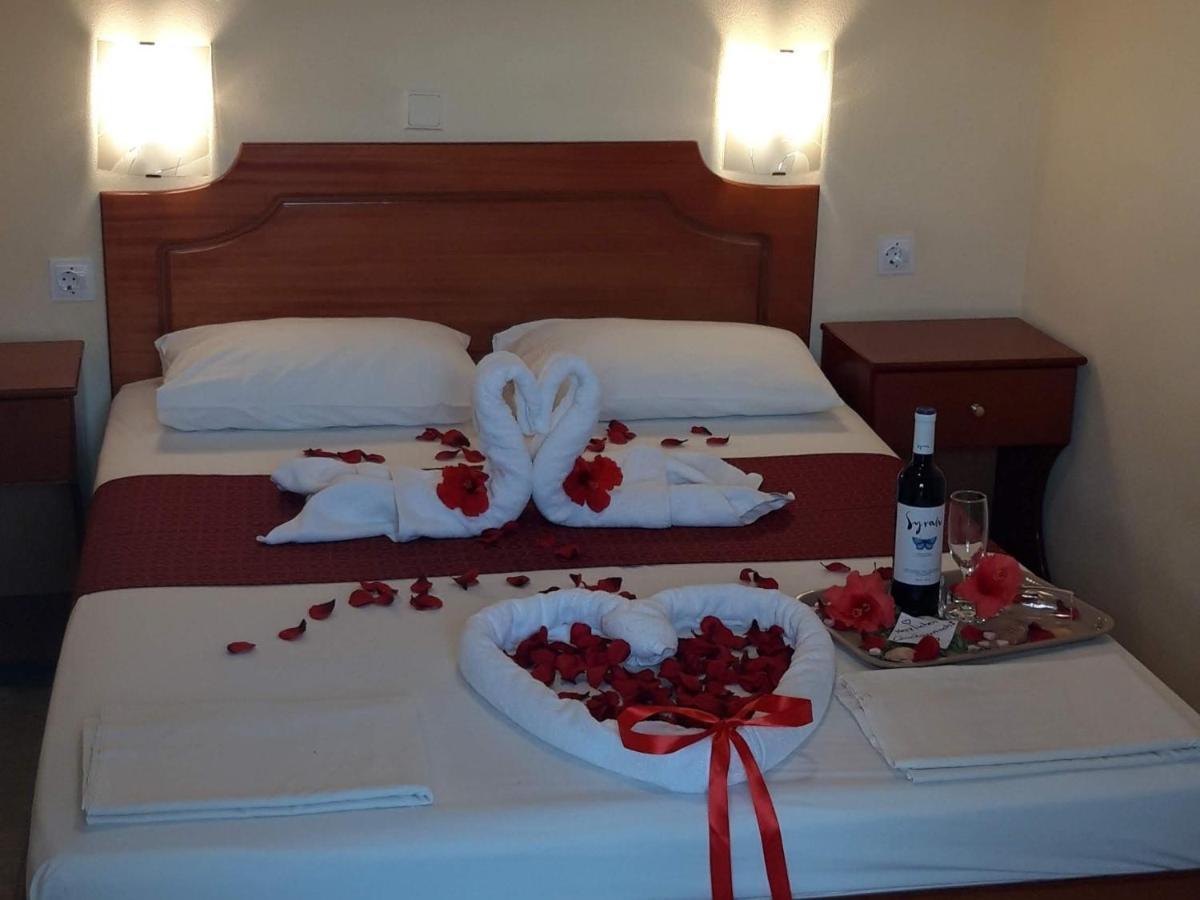 Apartmenthotel Sithon Сарти Екстериор снимка