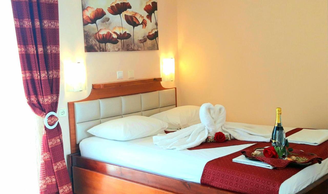 Apartmenthotel Sithon Сарти Екстериор снимка