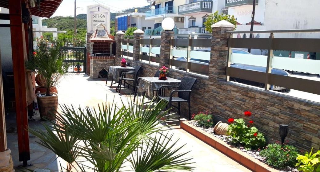 Apartmenthotel Sithon Сарти Екстериор снимка